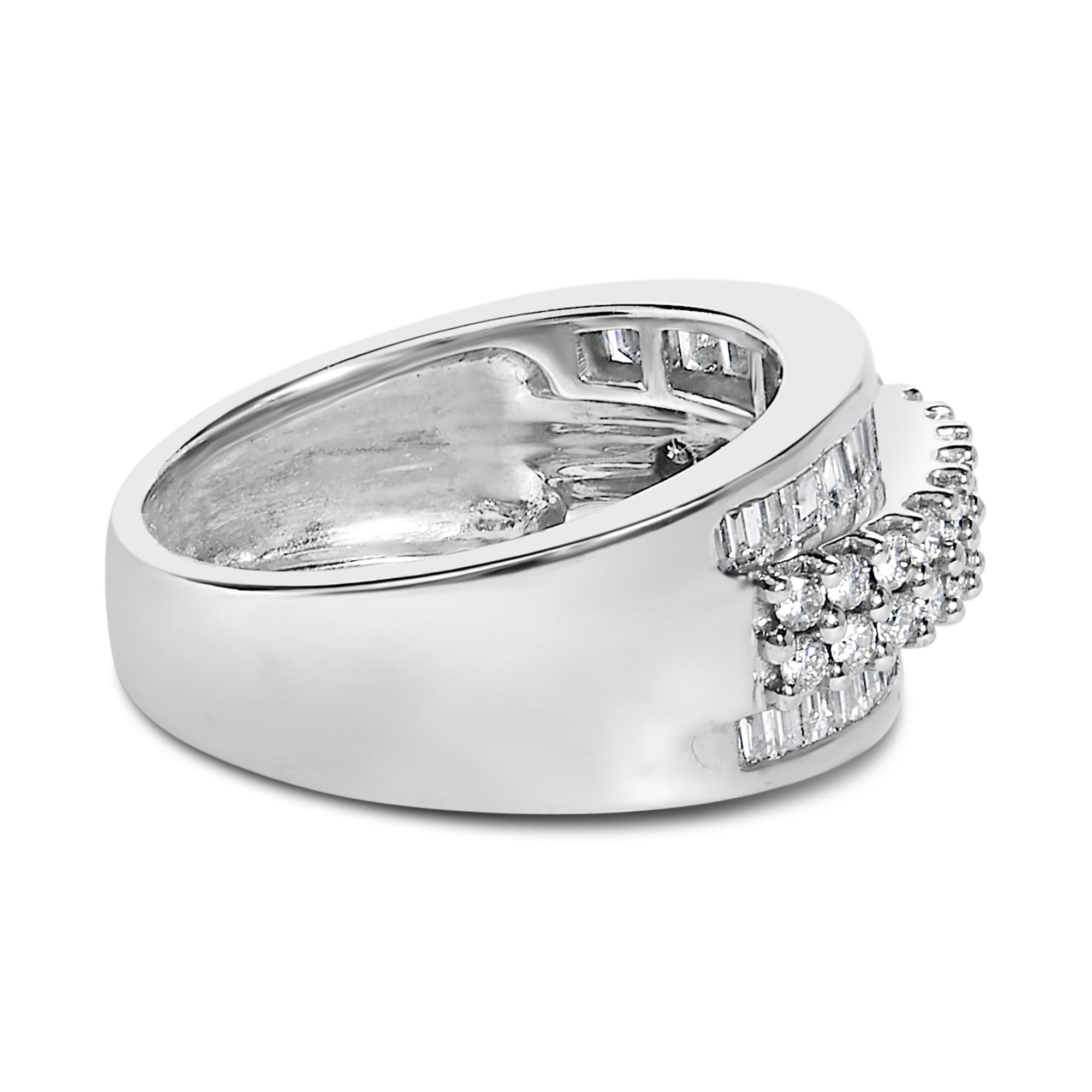 14K White Gold Round and Baguette Diamond Ring (1 1/2 Cttw, F-G Color, SI1-SI2 Clarity)