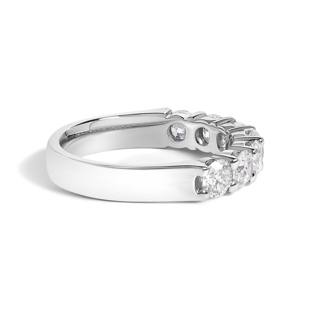 14K Gold 1 1/2 Cttw Diamond 7 Stone Band Ring