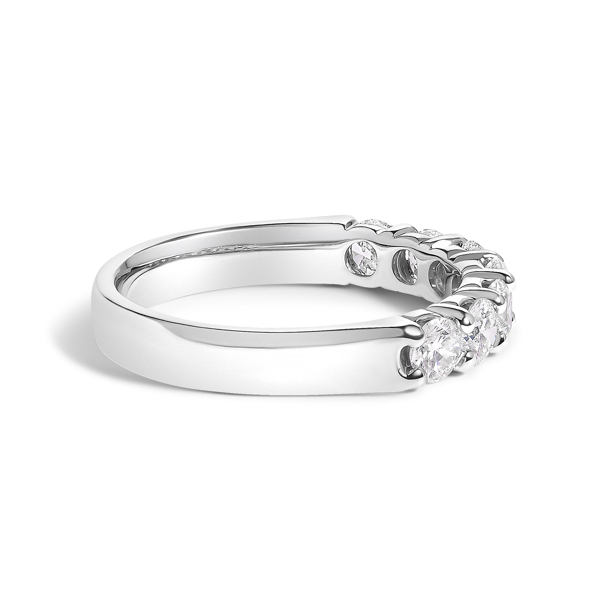 14K Gold 1.0 Cttw Diamond 7 Stone Band Ring
