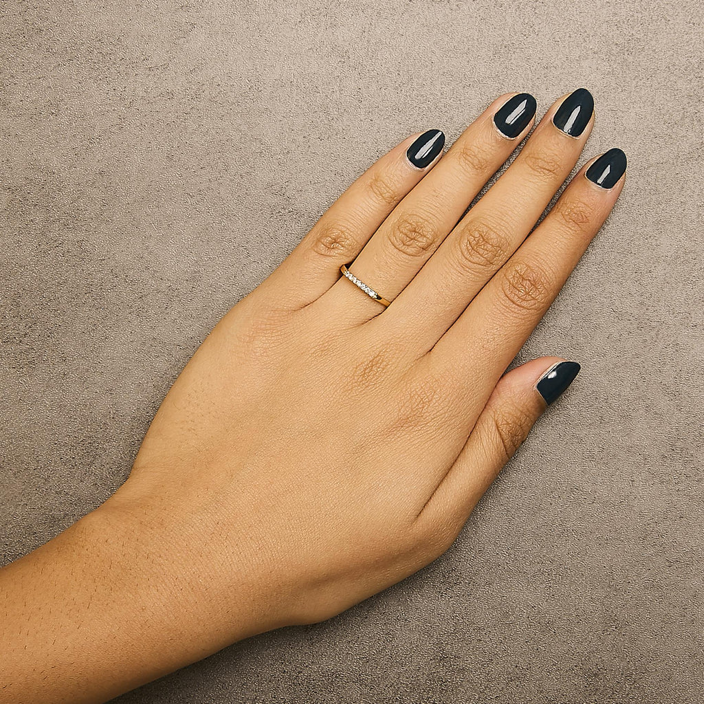 14K Gold 1/10 Cttw Diamond 7 Stone Band Ring