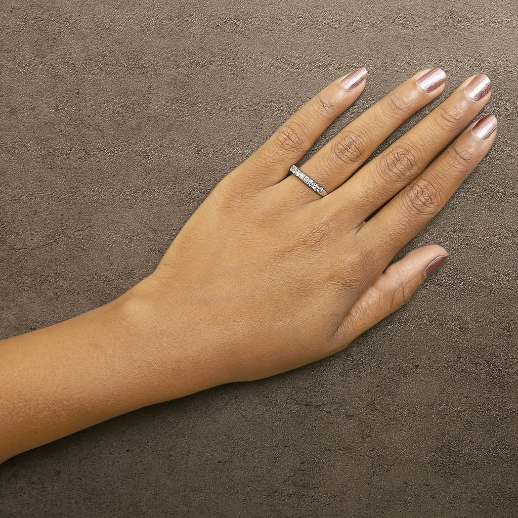 14K Gold 1/2 Cttw Round Diamond 11 Stone Classic Band
