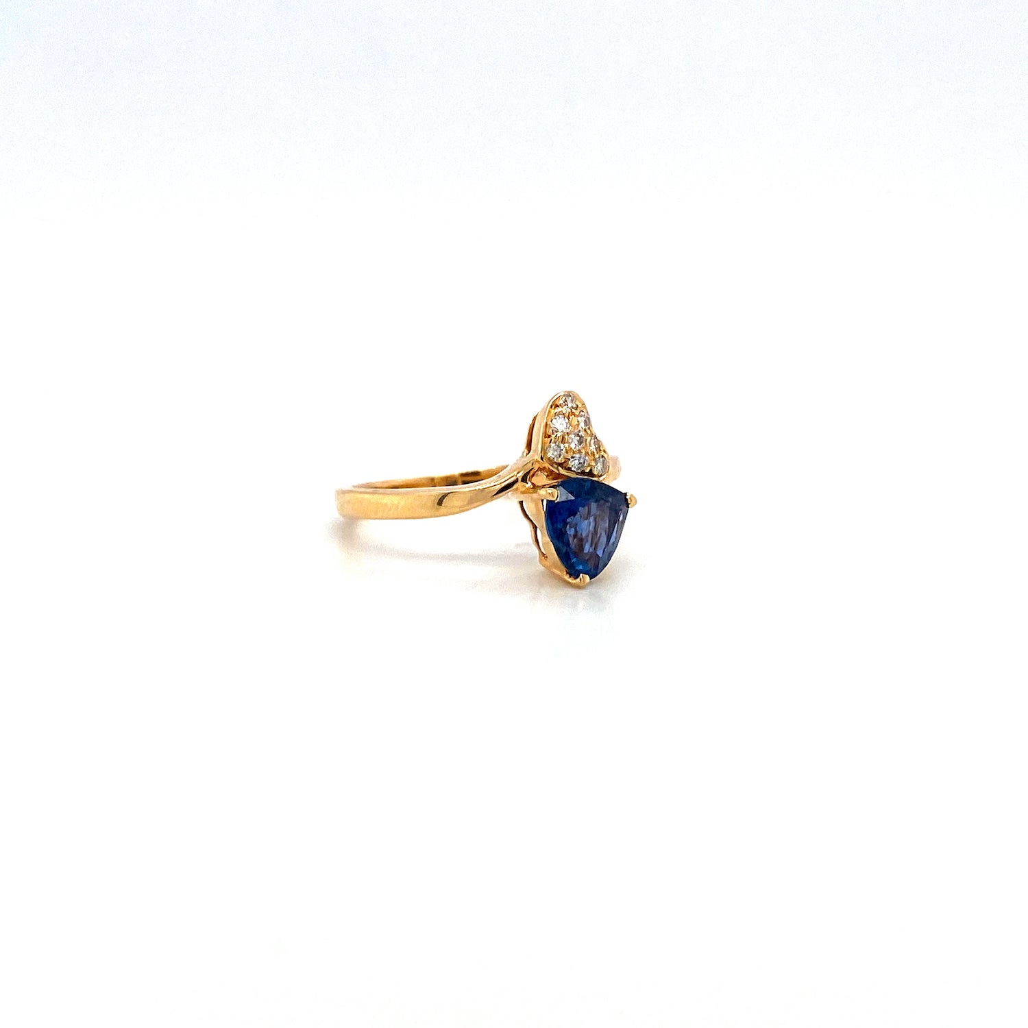 Sapphire and Diamond Ring in 14K Yellow Gold - KGR 15011