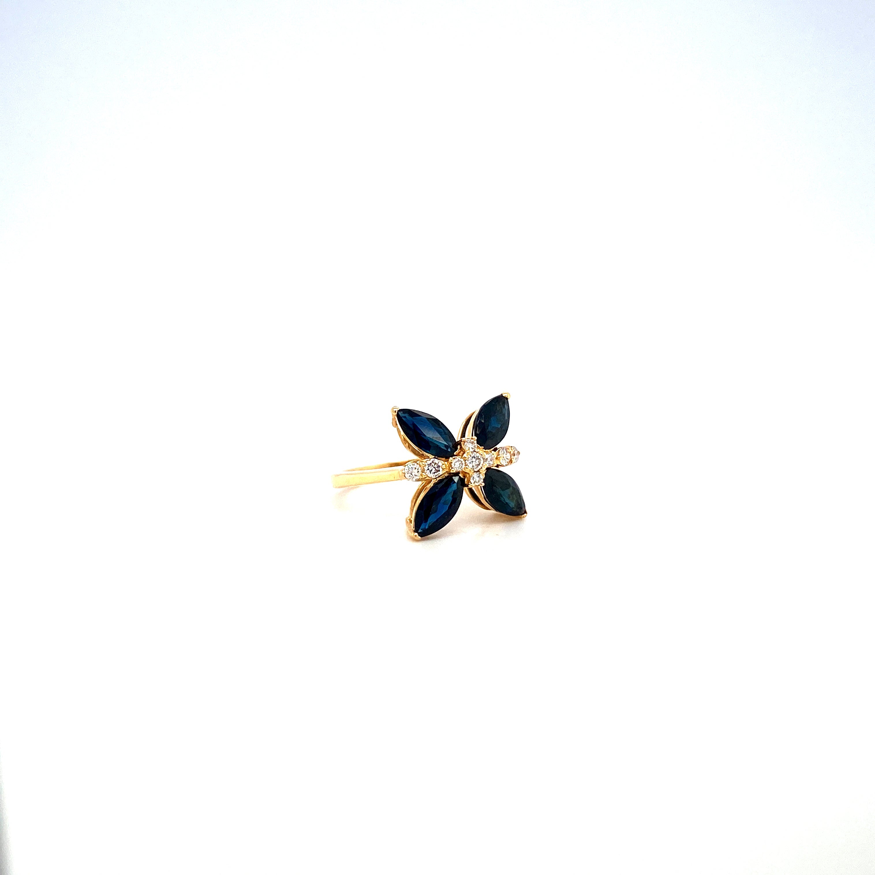 Sapphire and Diamond Ring in 18K Yellow Gold - KGR 15477