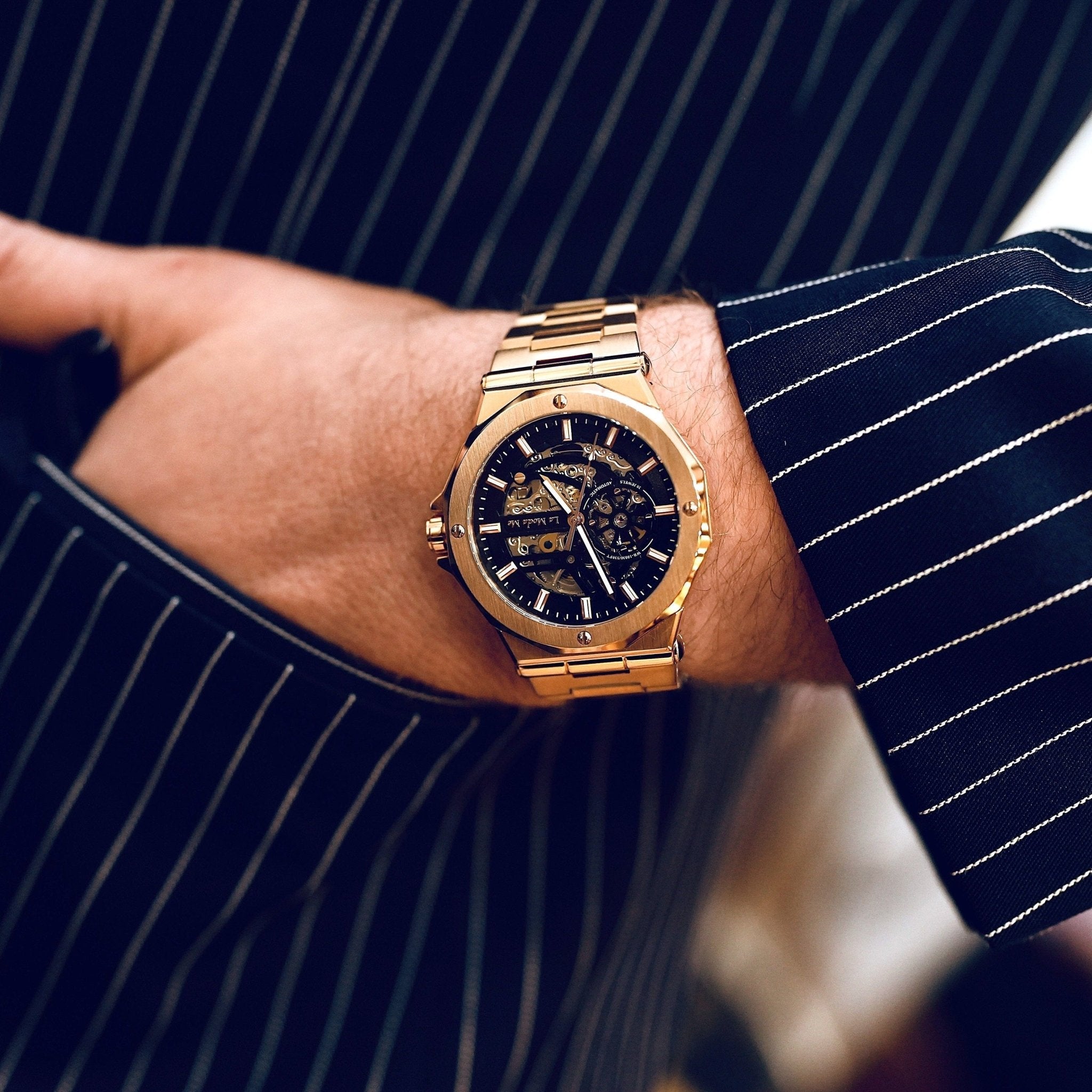 Rubros Jewel Gold Watch - Luxury Gold Timepiece-2