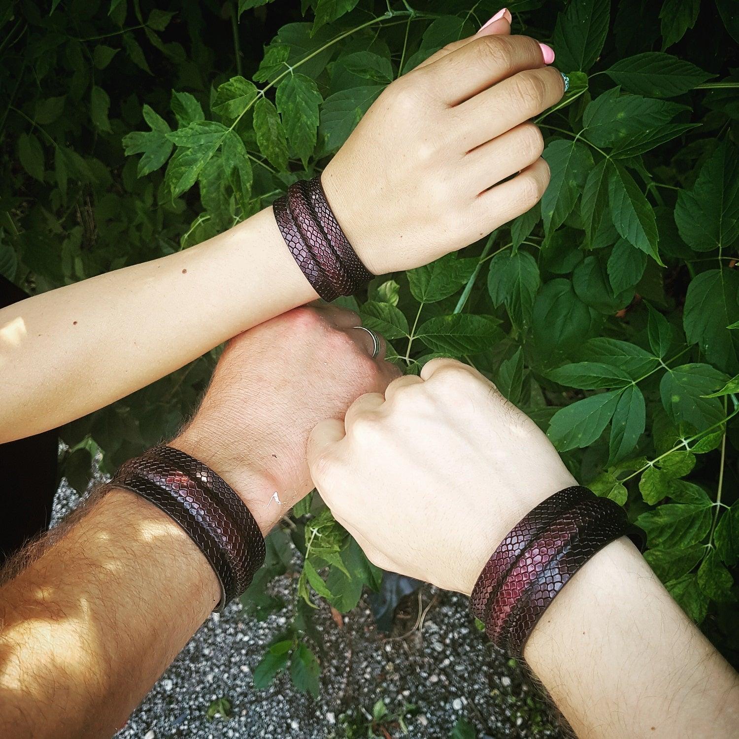 The ''Cobra'' bracelet